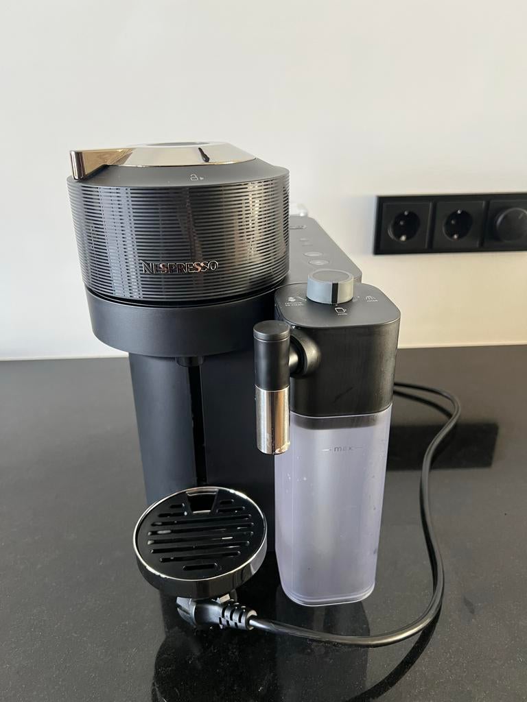 Nespresso Vertuo Lattissima - Perfecte koffie!, Ophalen, Koffiemachine, Zo goed als nieuw, 1 kopje