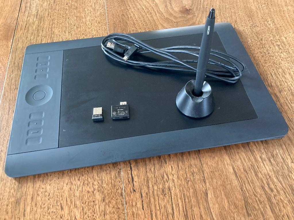 Wacom Intuos 5Touch Medium PTH-650 Tekentablet, Ophalen, Gebruikt, Multi-touch, Draadloos