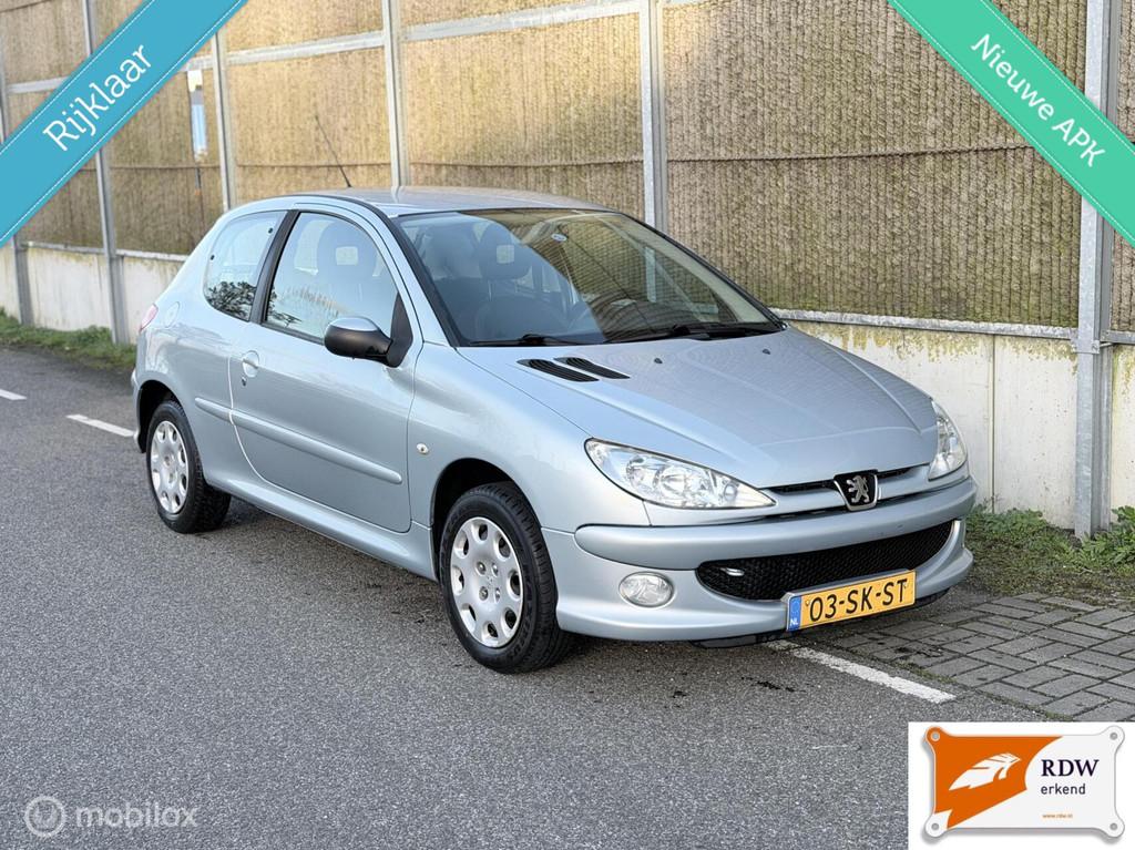 Peugeot 206 1.4 Air-line 3 NAP/AIRCO/NWE APK/NETTE AUTO, Voorwielaandrijving, 31 €/maand, 4 cilinders, Origineel Nederlands