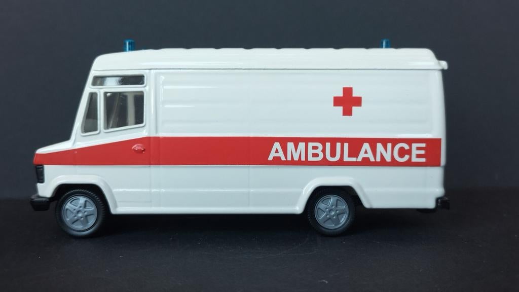 Mercedes Benz 809 D Ambulance 1:55 Siku 2015 Pol, Schlittenbacherstrasse 60 Lüdenscheid Germany, Verzenden, Nieuw, Sieper GmbH