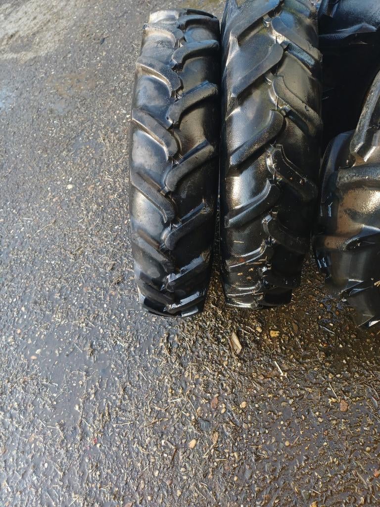 Tuinfrees Goldoni Ferrari Agria banden   ploegbanden, Ophalen