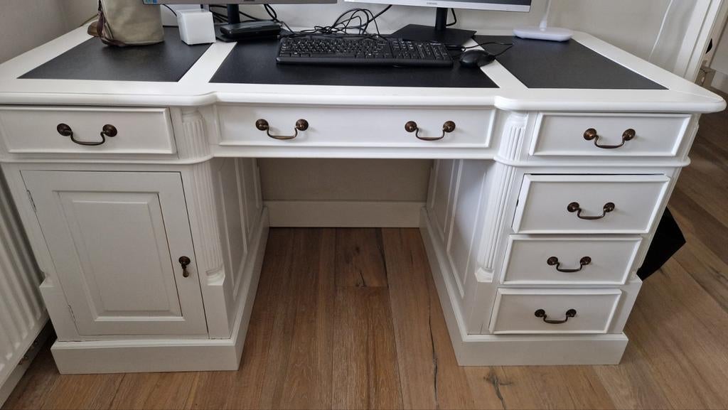 Klassiek Engels bureau - Wit met leren blad, Huis en Inrichting, Bureaus, Ophalen, Gebruikt