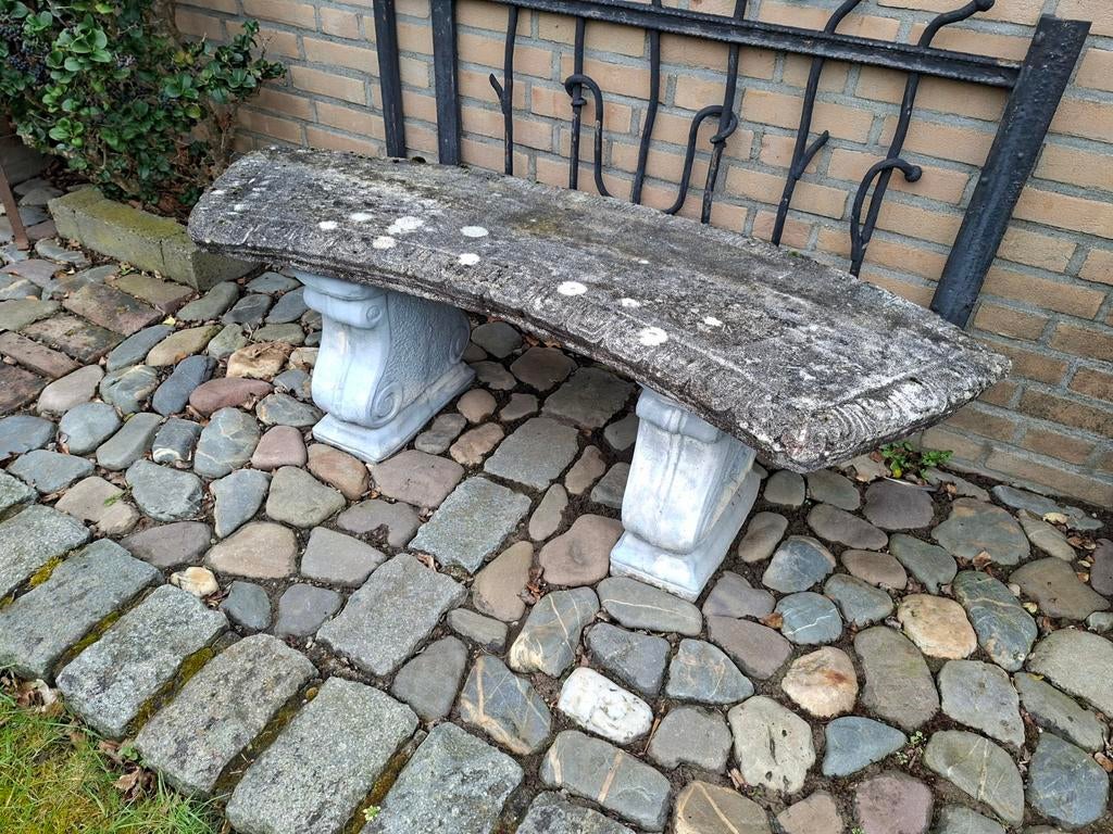 Robuust betonnen tuinbankje - Klassieke uitstraling, Ophalen of Verzenden, Gebruikt, Overige materialen