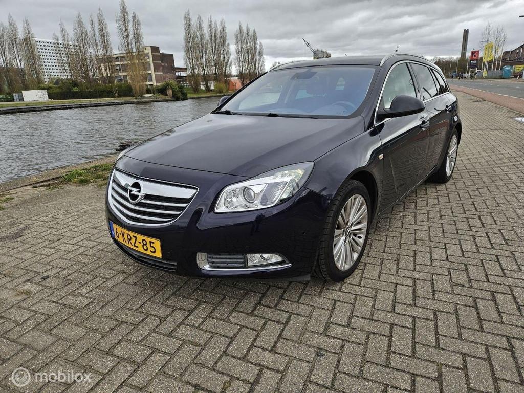 Opel Insignia Sports Tourer 1.6 T Cosmo, Auto's, Euro 5, Gebruikt, 4 cilinders, Handgeschakeld