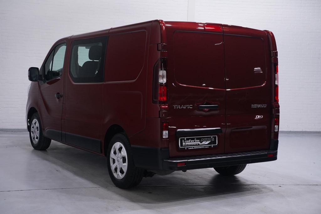Renault Trafic 2.0 dCi 110 pk Dubbel Cabine L1 Airco, Cruise, Auto's, Bestelauto's, Voorwielaandrijving, Gebruikt, 4 cilinders