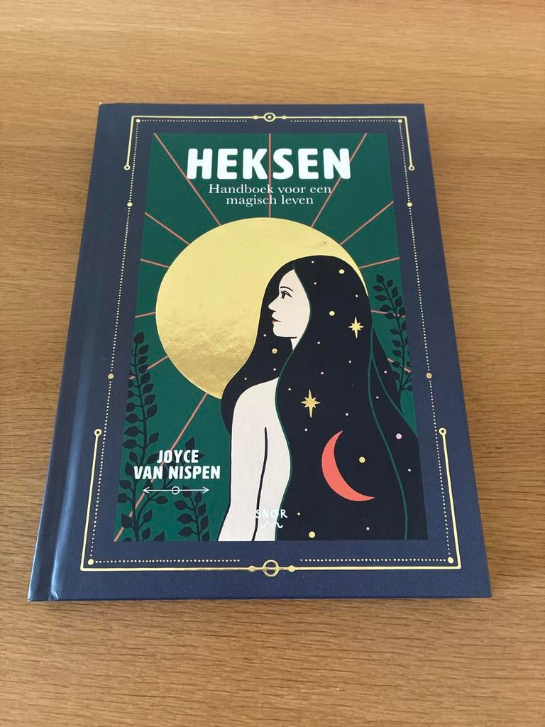 Heksen: Handboek voor een magisch leven - Joyce van Nispen, Ophalen of Verzenden, Zo goed als nieuw, Spiritualiteit algemeen, Instructieboek