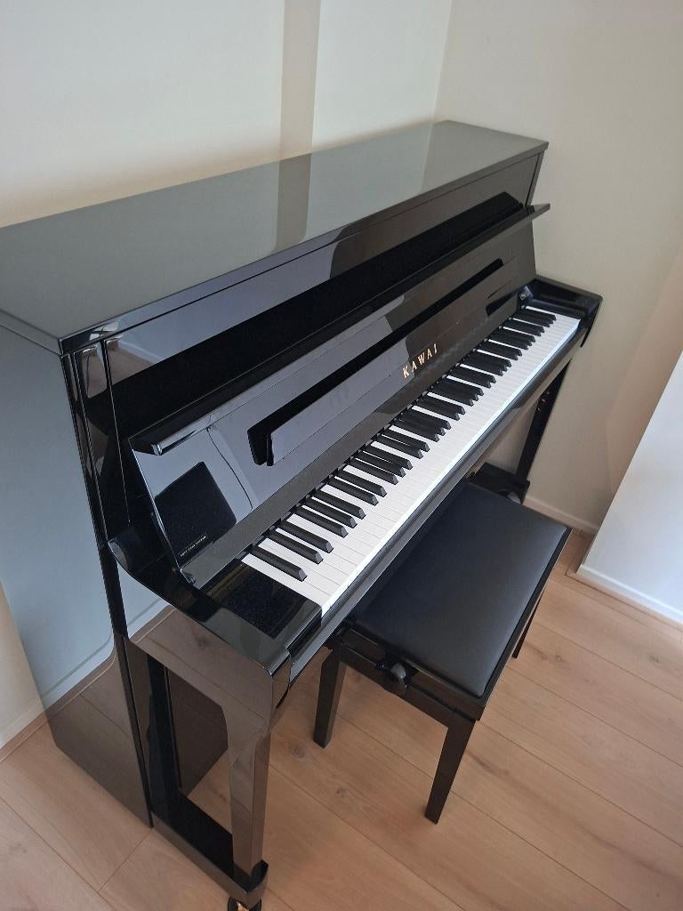 Zeer mooie piano Kawai K 200 te koop zo goed als nieuw!!, Ophalen, Zwart, Zo goed als nieuw, Piano