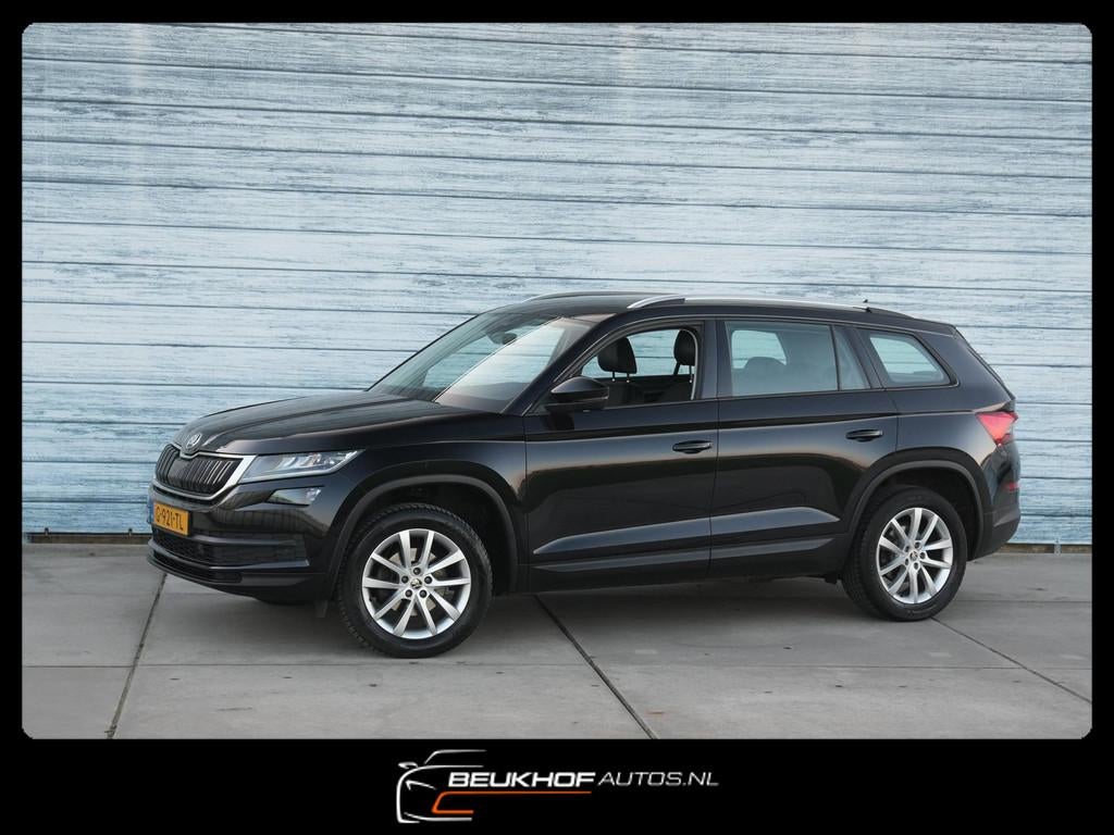 Skoda Kodiaq 1.5 TSI Business Edition Carplay Cam Trekhaak, Auto's, Skoda, 4 cilinders, 150 pk, Zwart, Origineel Nederlands
