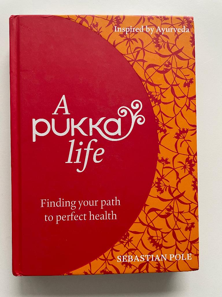 A Pukka Life, Boeken, Esoterie en Spiritualiteit, Zo goed als nieuw, Achtergrond en Informatie, Spiritualiteit algemeen, Verzenden