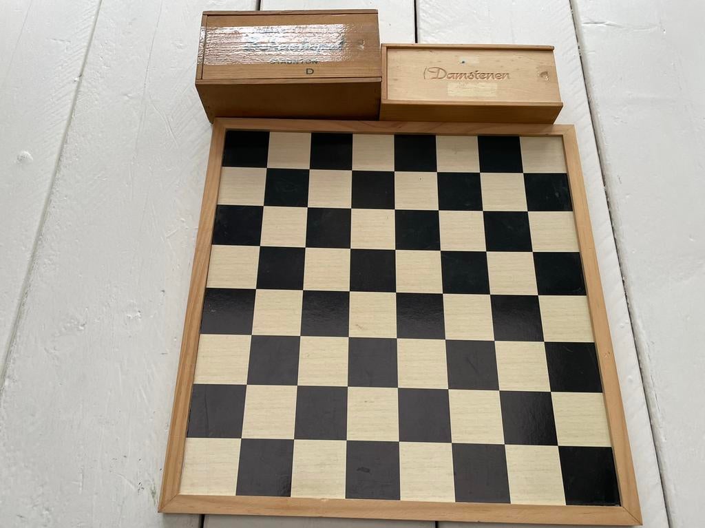 Schaak/dambord mer schaakstukken damstenen., Ophalen of Verzenden, Gebruikt