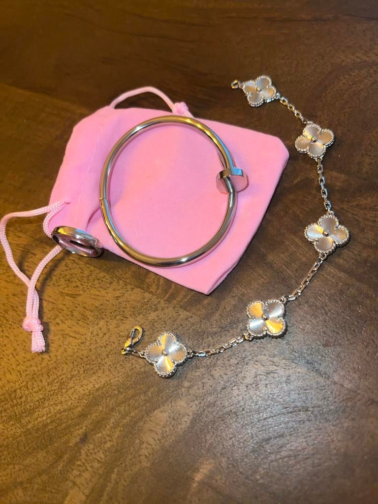 Leuke sieraden set: armbanden en ring, goede kwaliteit, Staal, Nieuw, Ophalen of Verzenden, Zilver