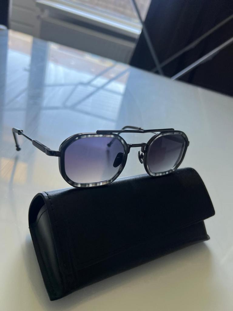 John Dalia zonnebril, Overige merken, Gebruikt, Zonnebril, Zwart