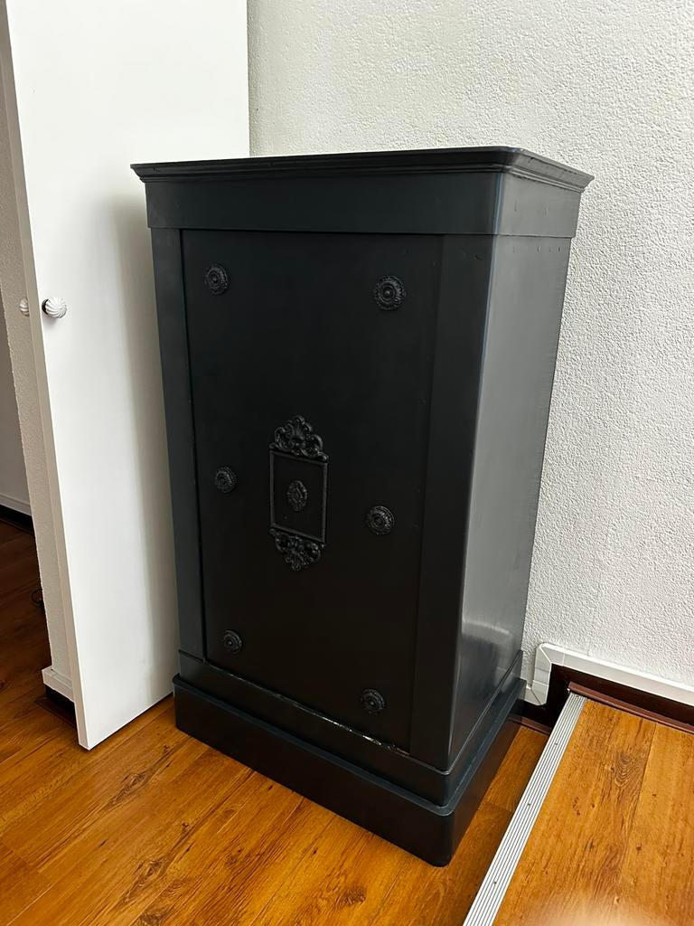 Antieke kluis, Ophalen, Zo goed als nieuw