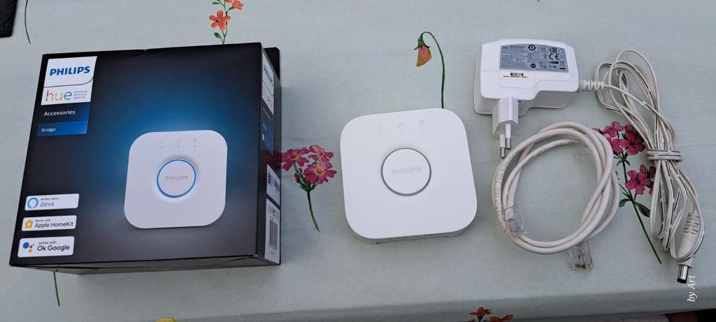 2x Philips Hue Bridge, 1 nieuw in doos, 1 gebruikt, Ophalen of Verzenden