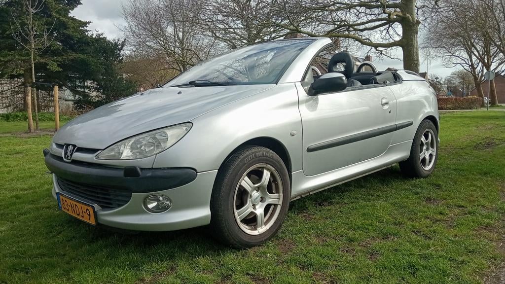 Peugeot 206 2.0 16V CC 2002 Grijs, Auto's, 136 pk, Zwart, 4 cilinders, Cabriolet