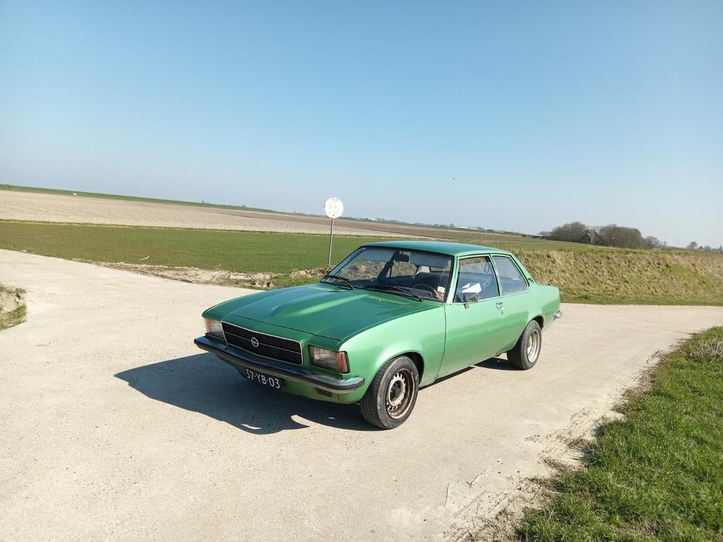 Opel Rekord 2.5tds 1976 Groen, 2500 cc, Achterwielaandrijving, 1250 kg, Zwart