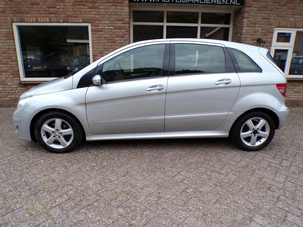 Mercedes-Benz B-klasse 200 CDI Business Class Automaat / Nav, Auto's, Gebruikt, 715 kg, Leder en Stof, Bedrijf