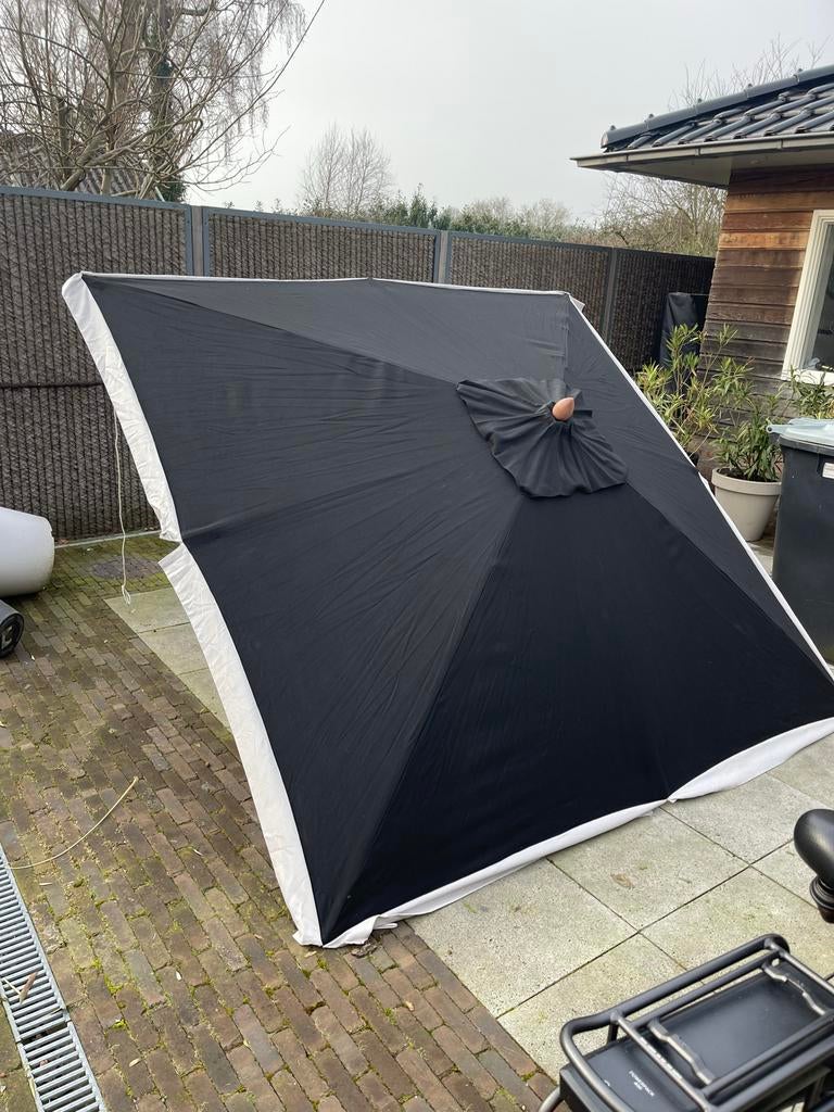 Parasol Borek zwart/crème 250x250 van hard hout, zgan, Ophalen of Verzenden, Zo goed als nieuw, 2 tot 3 meter, Stokparasol