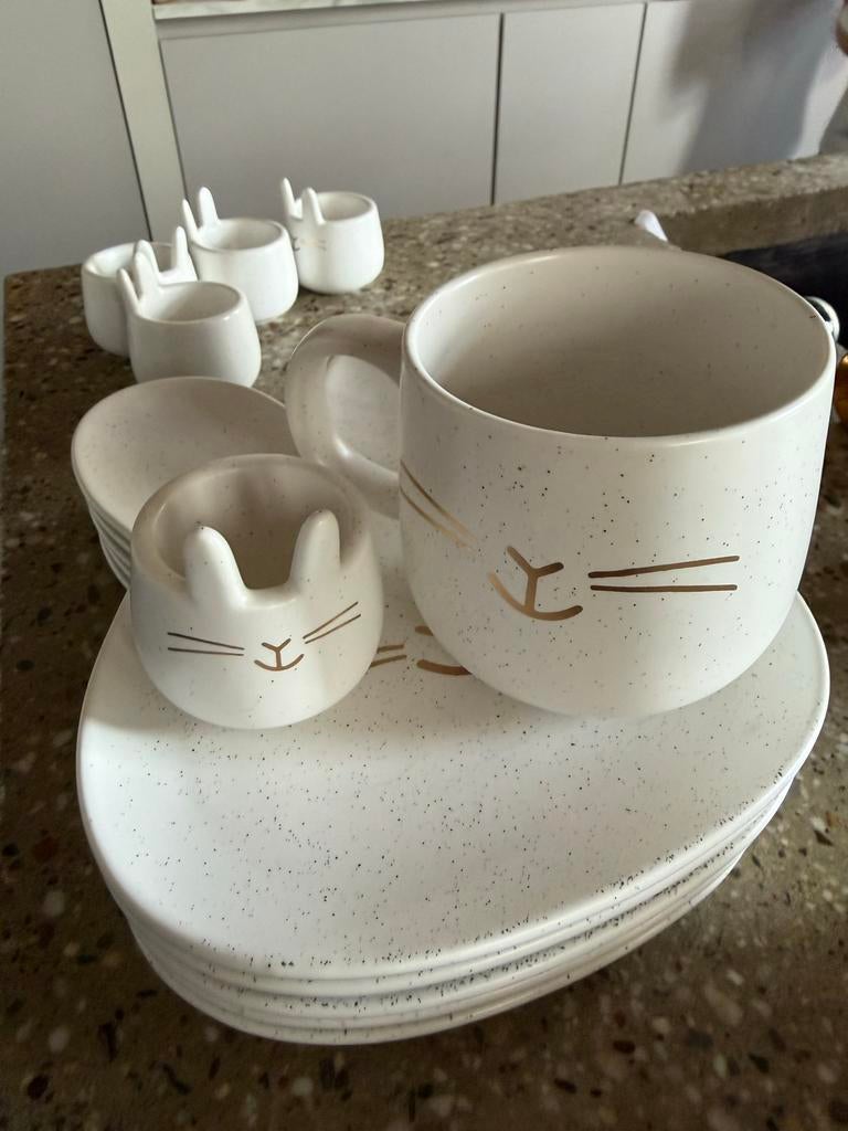 Gezocht Hema konijnen servies, Gebruikt, Keramiek, Ophalen of Verzenden, Overige stijlen