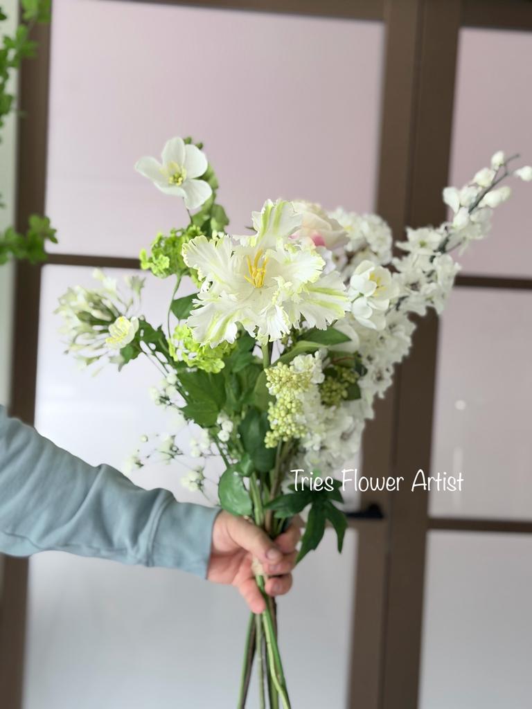 Zijden boeket wit Nieuw, Binnen, Triesflowerartist@outlook.com, 3621HA, Nieuw