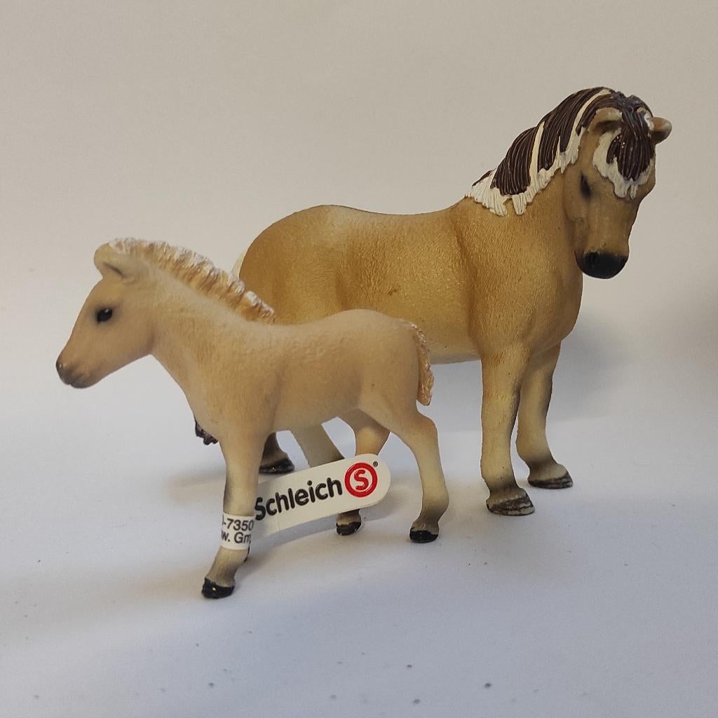 Schleich Fjorden (met & zonder vaantje), Verzamelen, Dierenverzamelingen, Verzenden, Zo goed als nieuw, Paard, Beeldje of Figuurtje