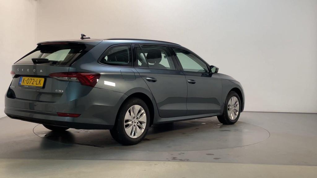 Skoda Octavia Combi 1.0 e-TSI DSG Business Edition Virtual C, Stof, Met garantie (alle), 23 km/l, Grijs