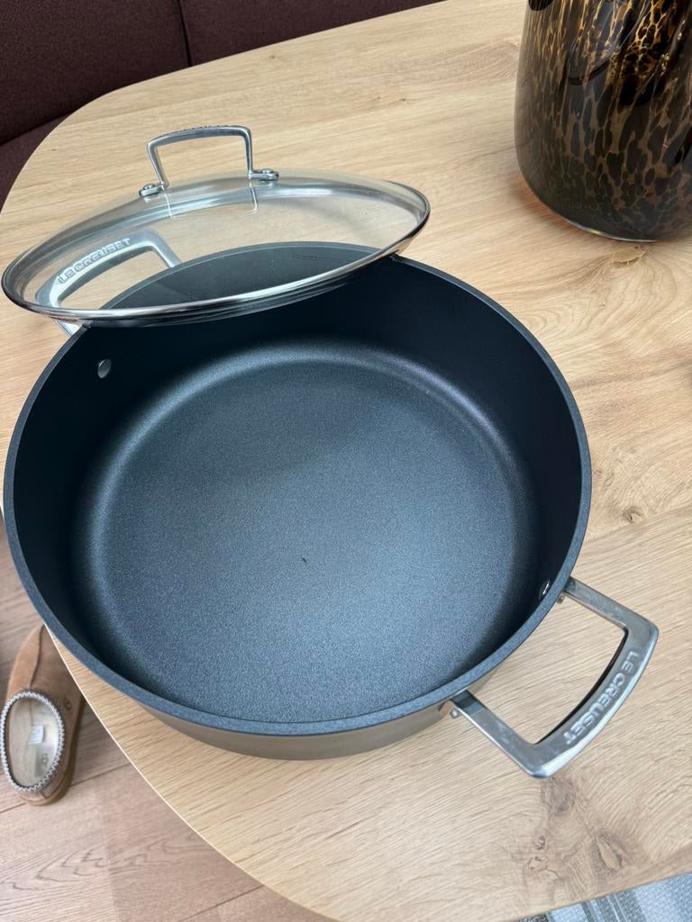 Le creuset hapjespan 30cm, Ophalen of Verzenden, Gietijzer, Koekenpan of Braadpan