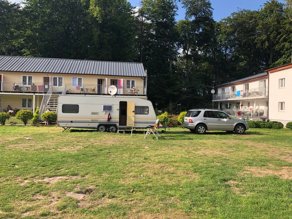 Knaus 590 TU met 4 seizoenen voortent, Vast bed, Rondzit, Particulier, 5 tot 6 meter