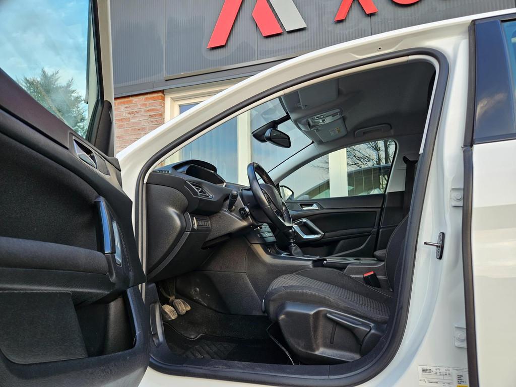 Peugeot 308 SW 1.2 PureTech Active Pack Trekhaak! Carplay! N, Voorwielaandrijving, Gebruikt, Euro 6, 1199 cc