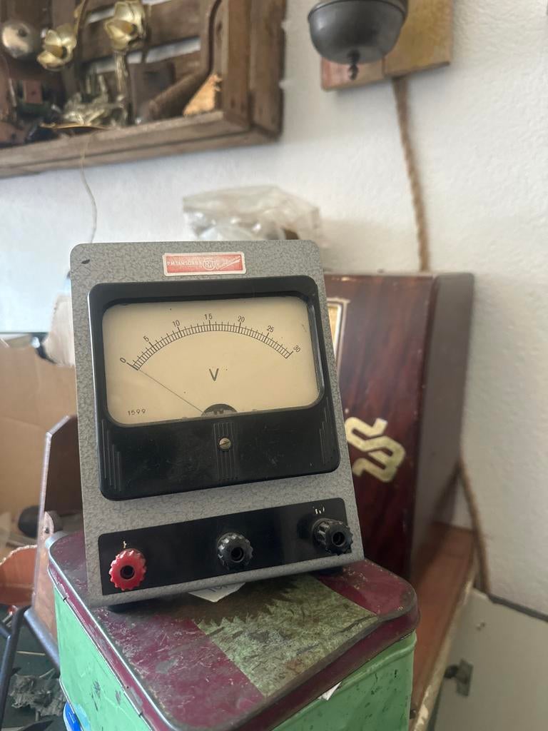 Vintage Voltmeter - Ideaal voor Lesmateriaal en Hobbyisten, Ophalen of Verzenden, Gebruikt, Elektriciteit