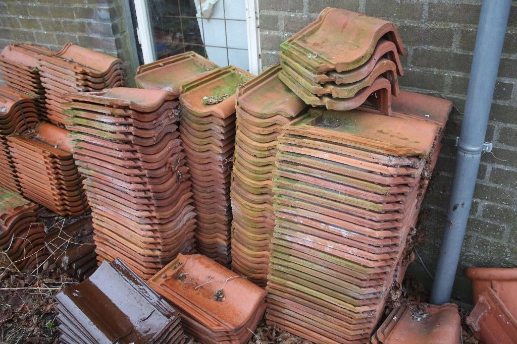 180  Rode Russel Tiglia holle mulden dakpannen, Doe-het-zelf en Verbouw, Dakpannen en Dakbedekking, Ophalen, Gebruikt, Steen of Klei