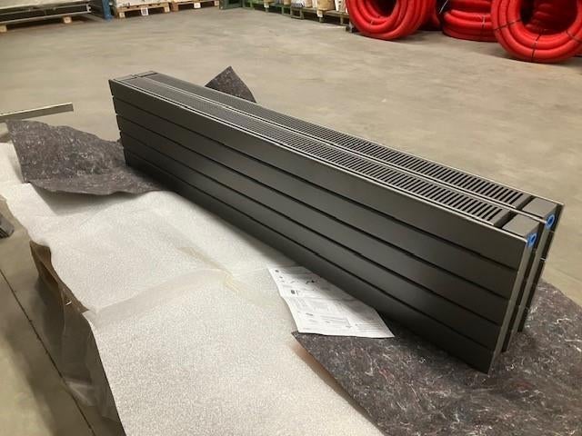 226. Decor Radiator Jaga konvektco1400x310 grijs, Hobby en Vrije tijd, Ophalen, Nieuw