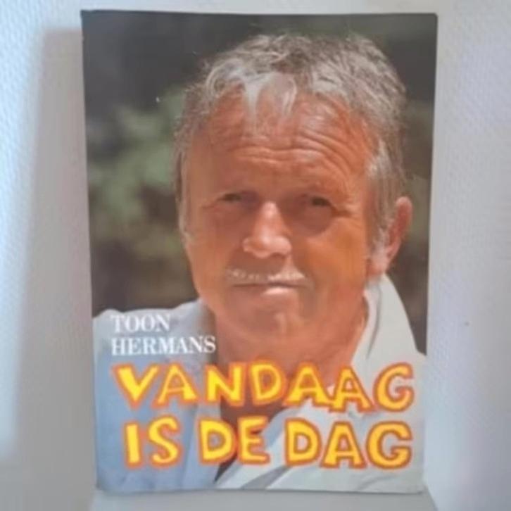 VANDAAG IS DE DAG - Toon Hermans, Boeken, Ophalen of Verzenden, Zo goed als nieuw, Personen