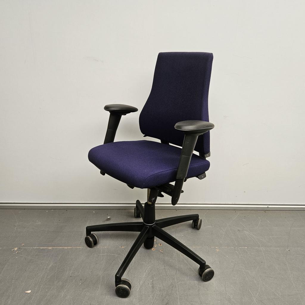 BMA Axia bureaustoel - paars/blauwe stof, Niet ingevuld, Gebruikt, Niet ingevuld, Niet ingevuld
