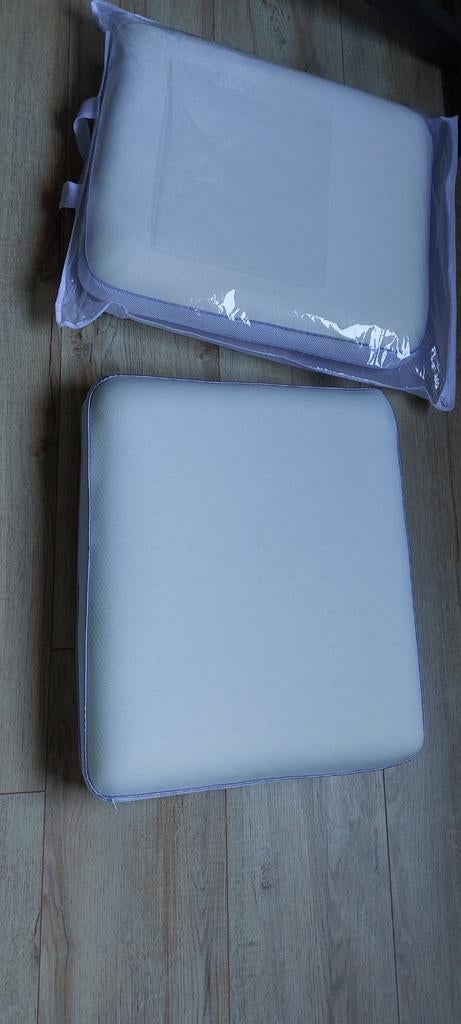 Twee traagschuim hoofdkussens (nieuw), Ophalen, Jongetje of Meisje, Wit, Dekbedovertrek