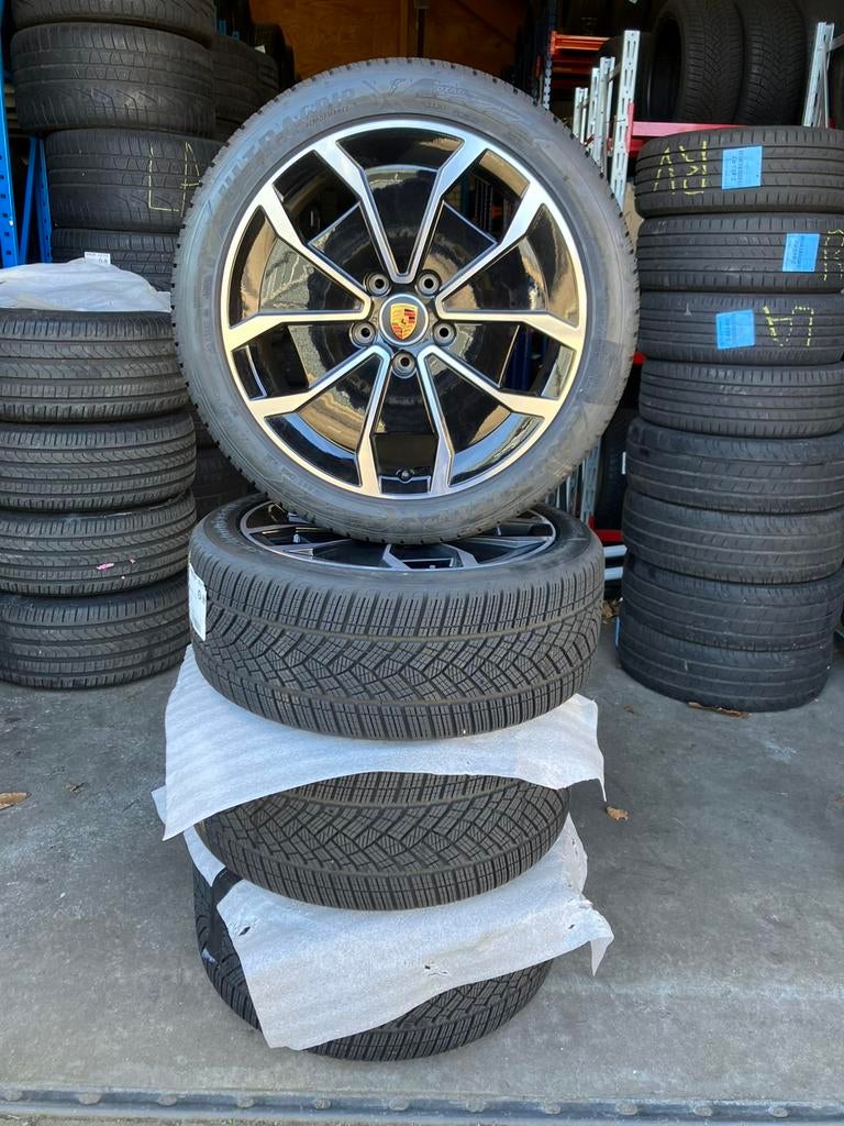20 inch originele Porsche Taycan velgen met winterbanden, Gebruikt, 285 mm, Porsche, Porsche