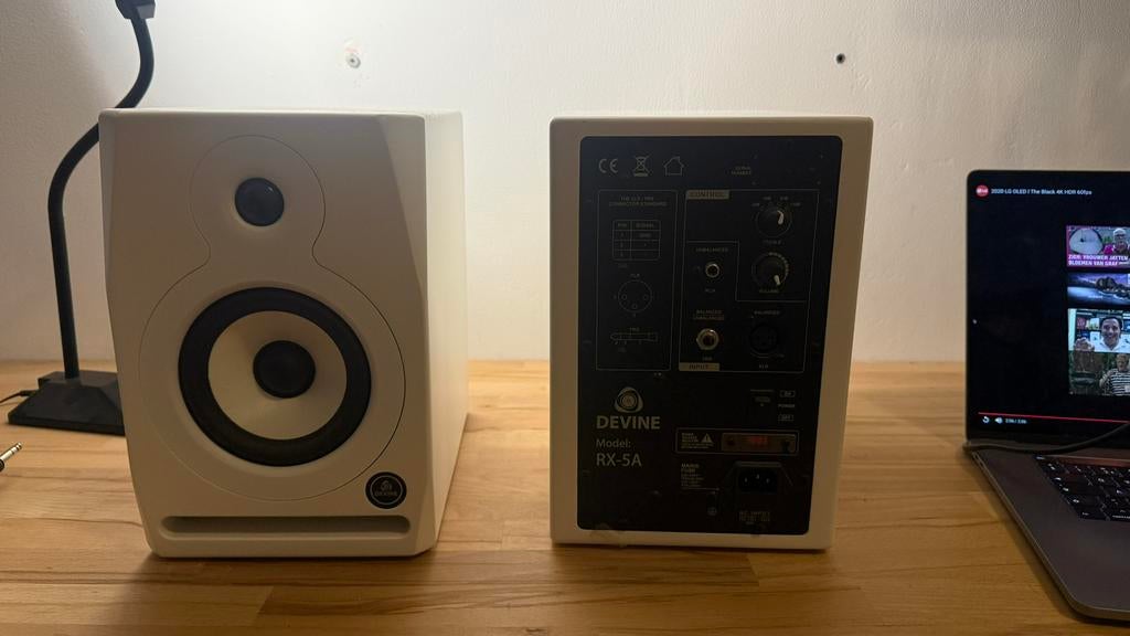 Devine Monitor Speakers met Mixer, Zo goed als nieuw, 120 watt of meer, Front, Rear of Stereo speakers, Ophalen