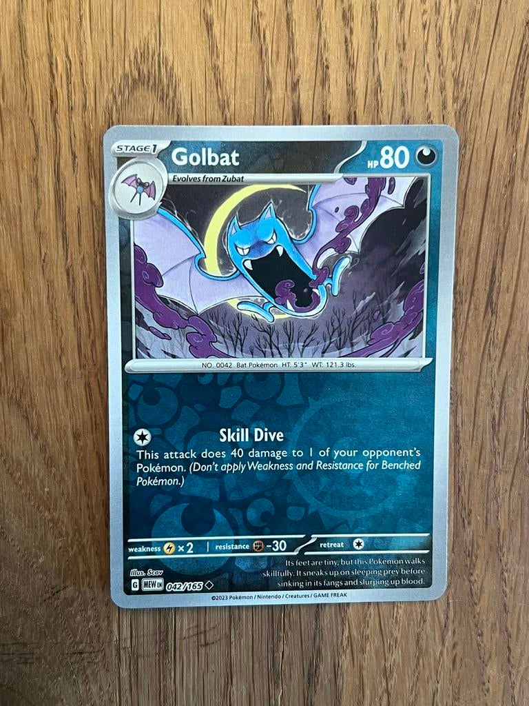 Golbat 042/165 Reverse Holo - Scarlet & Violet 151, Ophalen of Verzenden, Losse kaart, Foil