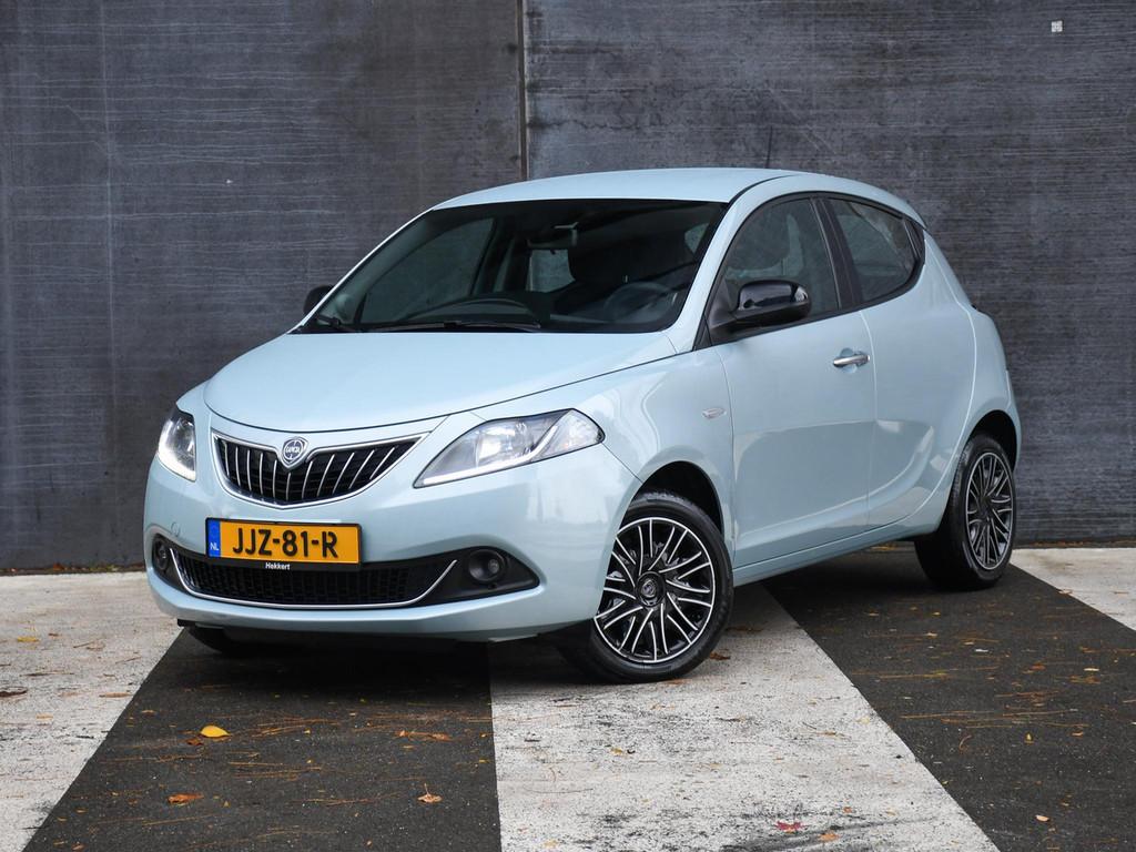 Lancia Ypsilon Gold 1.0 Mild-Hybrid 70pk 11.161 KM | DAB | A, Gebruikt, 4 stoelen, Electronic Stability Program (ESP), Bedrijf