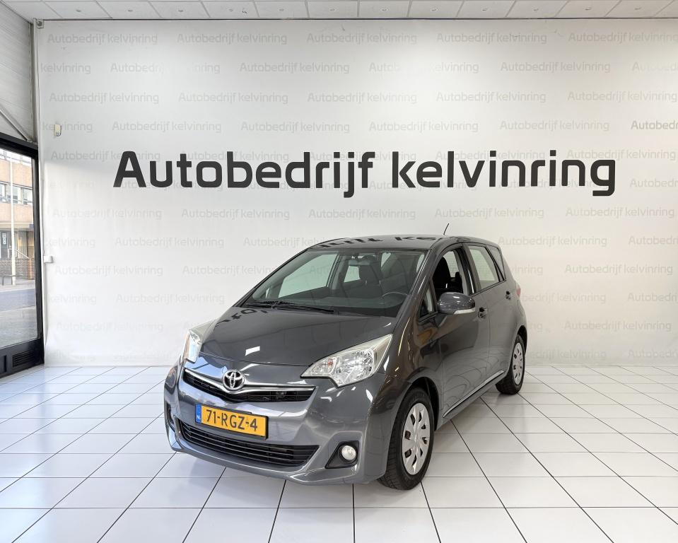 Toyota Verso-S 1.3 VVT-i Aspiration (bj 2011, automaat), Auto's, Automaat, Euro 5, Stof, Gebruikt