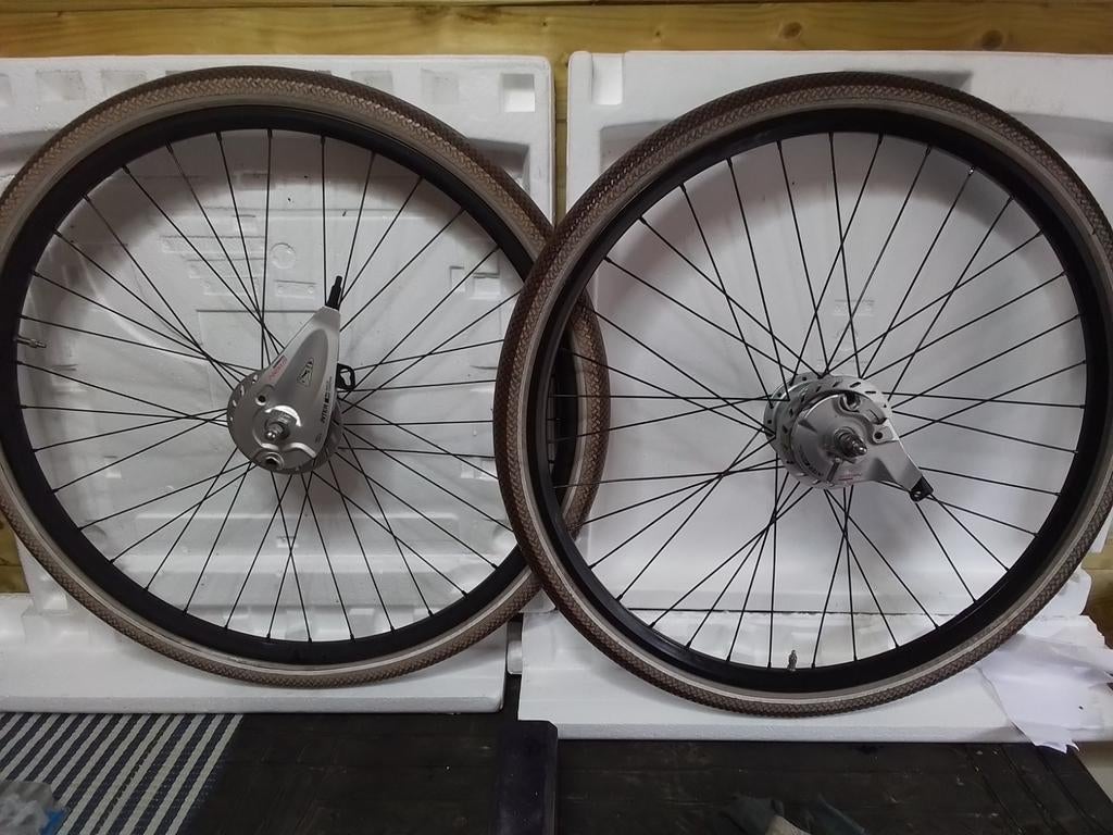 cortina U4 wielen nexus 8 28 inch rollorbrake, Ophalen, Gebruikt, Wiel, Cortina