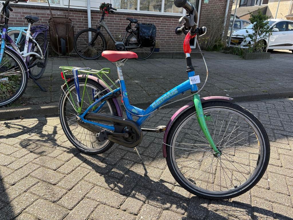 Batavus meisjesfiets 22 inch - Kleurrijk en stevig!, Fietsen en Brommers, Fietsen | Meisjes, Ophalen, Gebruikt, 22 inch, Handrem