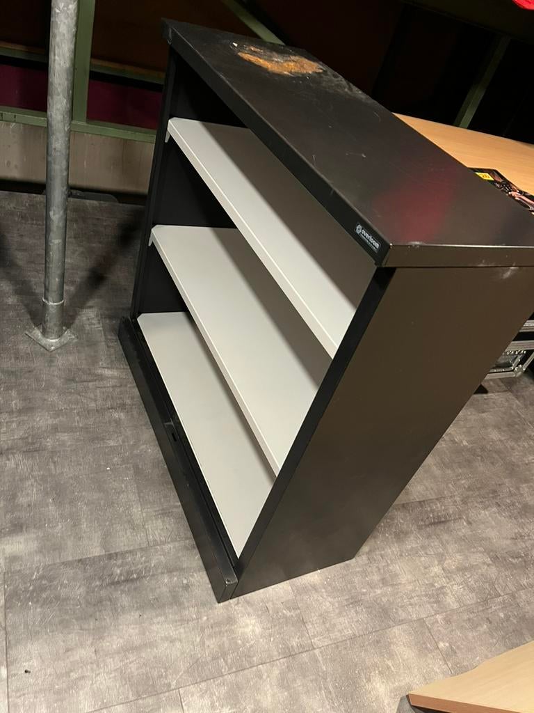 Voor berging of schuurtje: Metalen kast Overtoom, Ophalen, Gebruikt