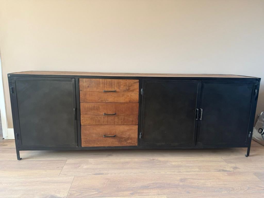 Dressoir kast!!, Huis en Inrichting, Kasten | Dressoirs, Overige houtsoorten, Industriele, Met deur(en), Ophalen of Verzenden