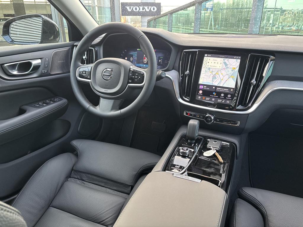 Volvo V60 2.0 T8 Plug-in hybrid AWD Plus Dark PHEV Automaat,, Gebruikt, 4 cilinders, Zwart, 455 pk