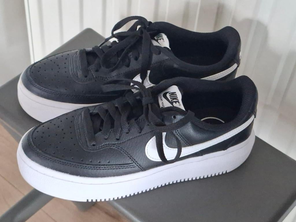Nieuwe sneakers van Nike (origineel) maat 40, Kleding | Heren, Schoenen, Ophalen of Verzenden, Nieuw, Wit