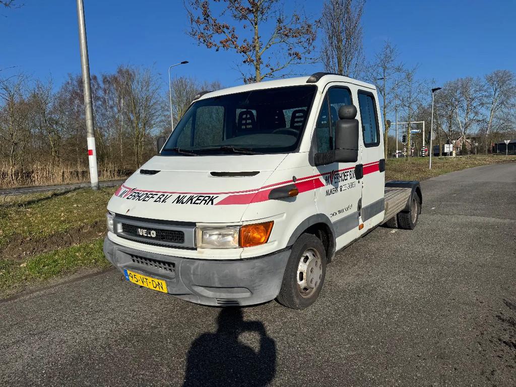 Iveco Daily 35C13 Dubbele cabine (bj 2001), Auto's, Achterwielaandrijving, Gebruikt, 4 cilinders, Wit