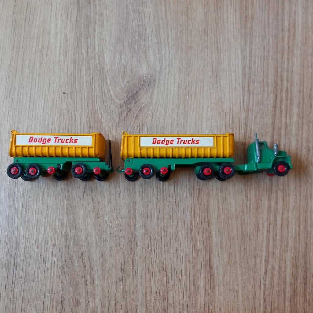 Vintage Matchbox Dodge Trucks tankwagen met aanhanger, Overige merken, Gebruikt, 1:50 of kleiner, Ophalen of Verzenden