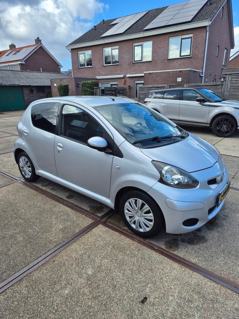 Toyota Aygo 1.0, 2009, 96328KM, Auto's, Voorwielaandrijving, Stof, USB, Handgeschakeld