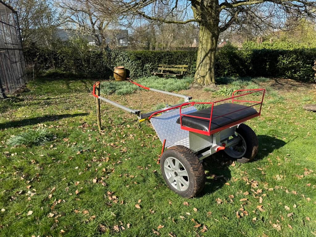 Degelijke tweewieler, Zo goed als nieuw, Pony